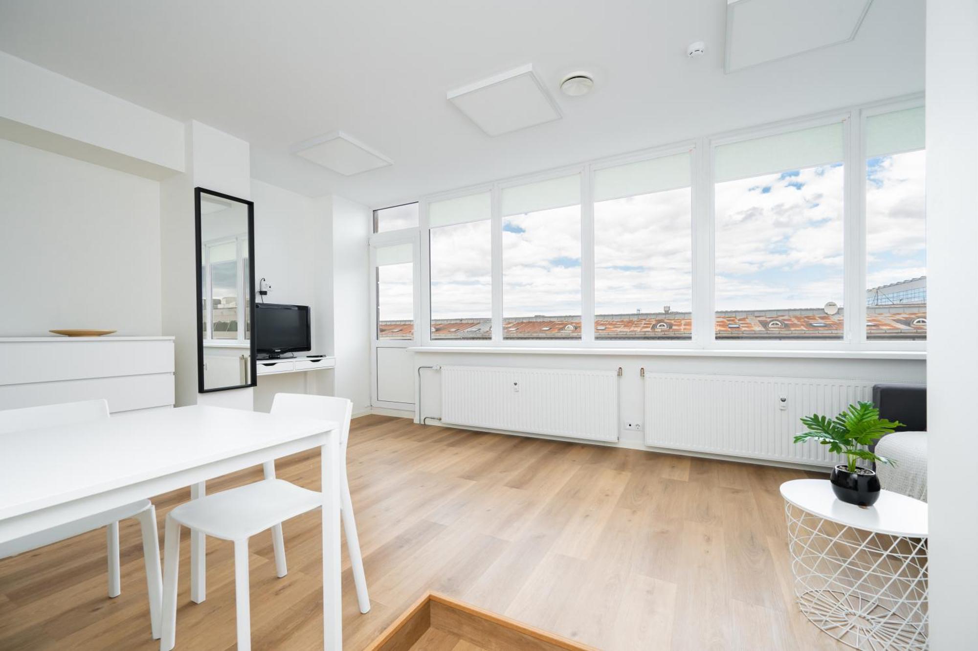 Hilltop Apartments - Studio Rooms In City Centre タリン エクステリア 写真
