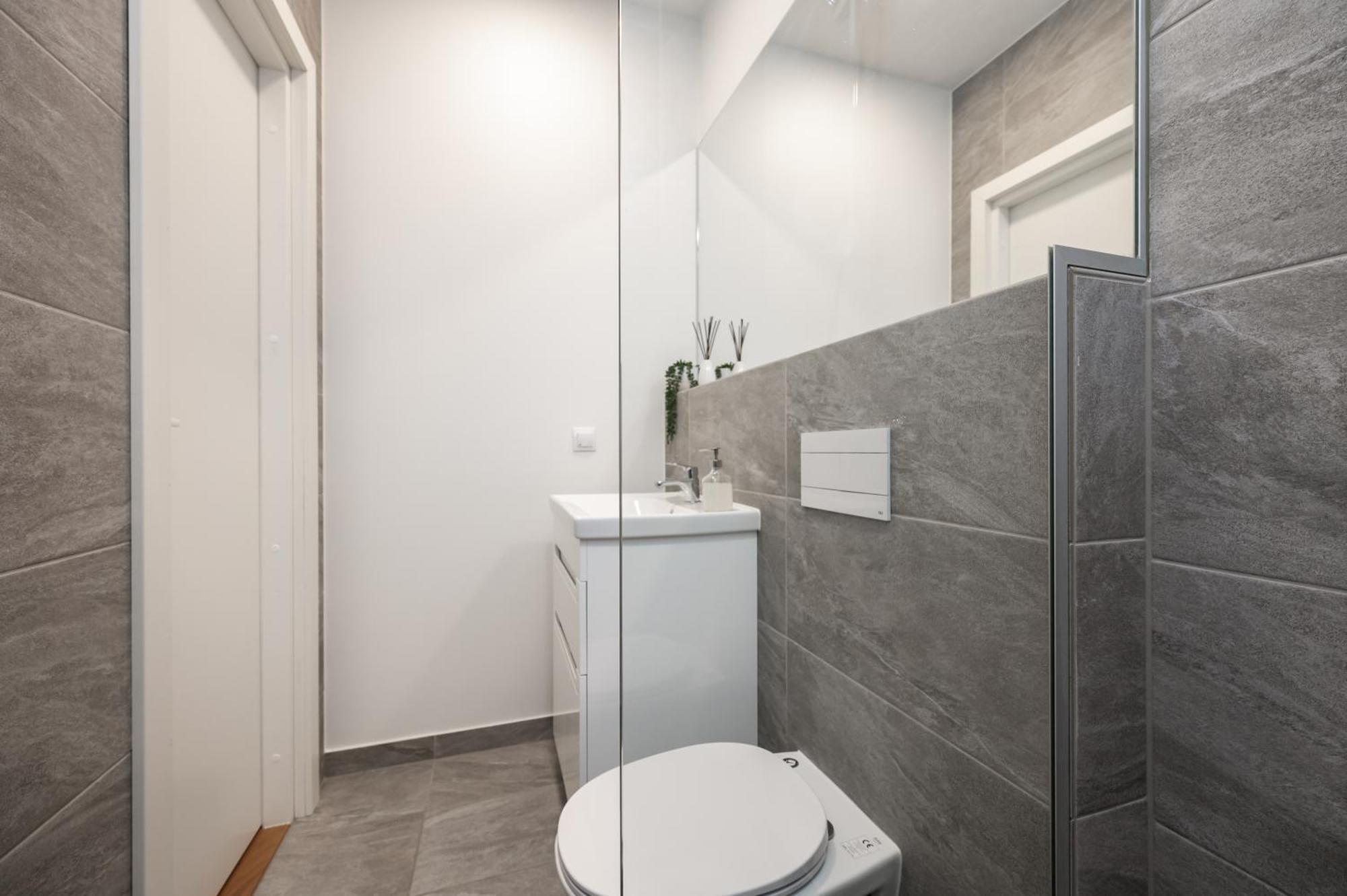 Hilltop Apartments - Studio Rooms In City Centre タリン エクステリア 写真